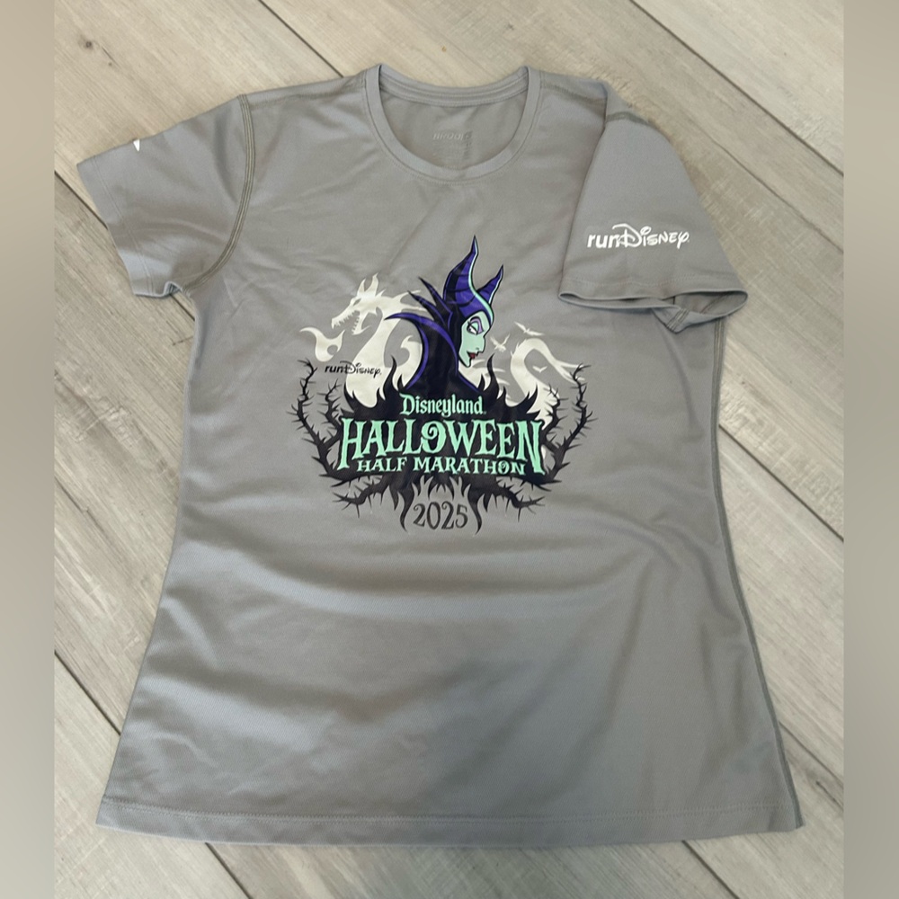 RunDisney Halloween 1/2 marathon shirt, women’s cut Brooks xs.